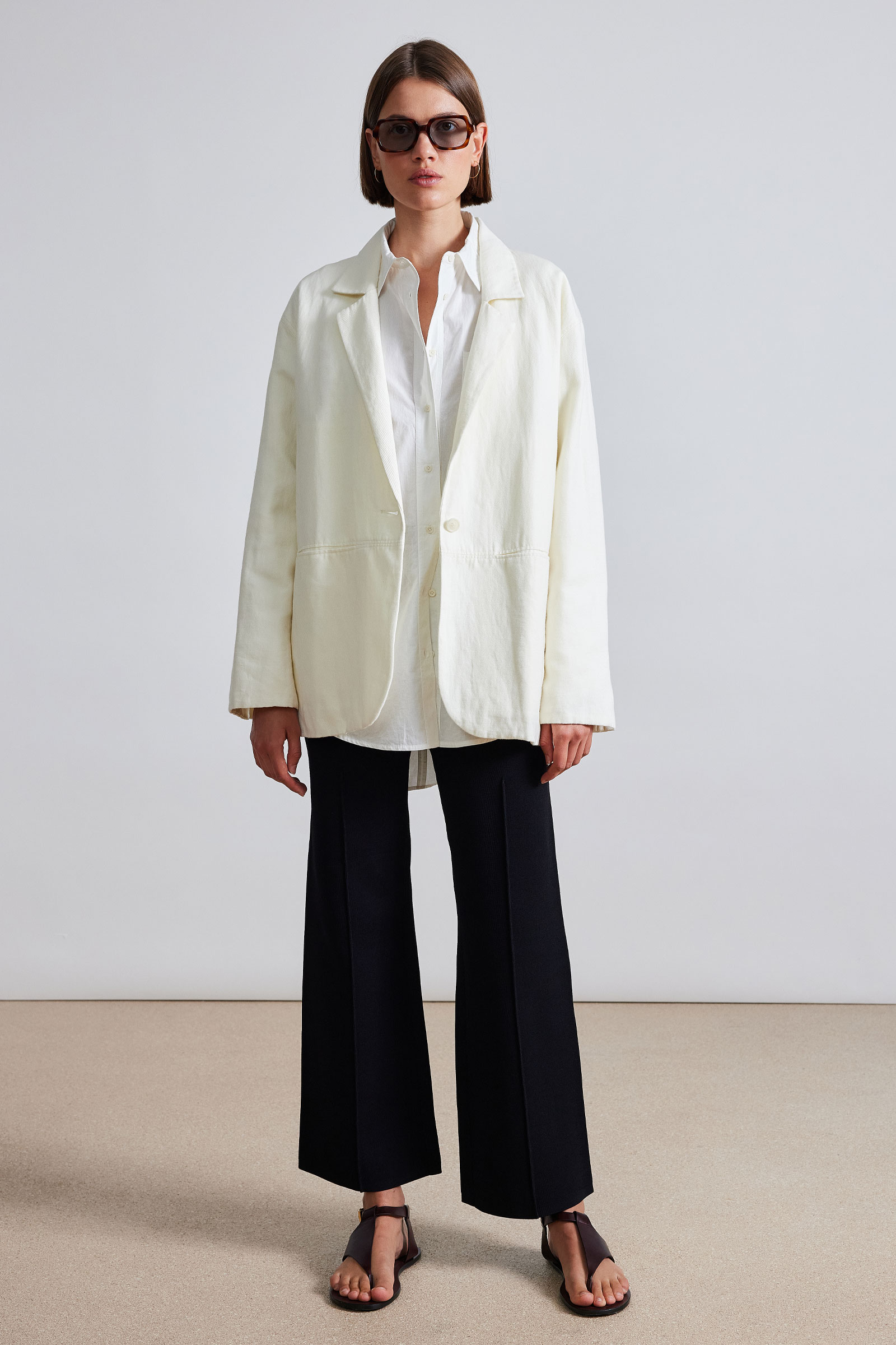 Viktoria wears the Oversized Blazer and Rene Pull on Pant