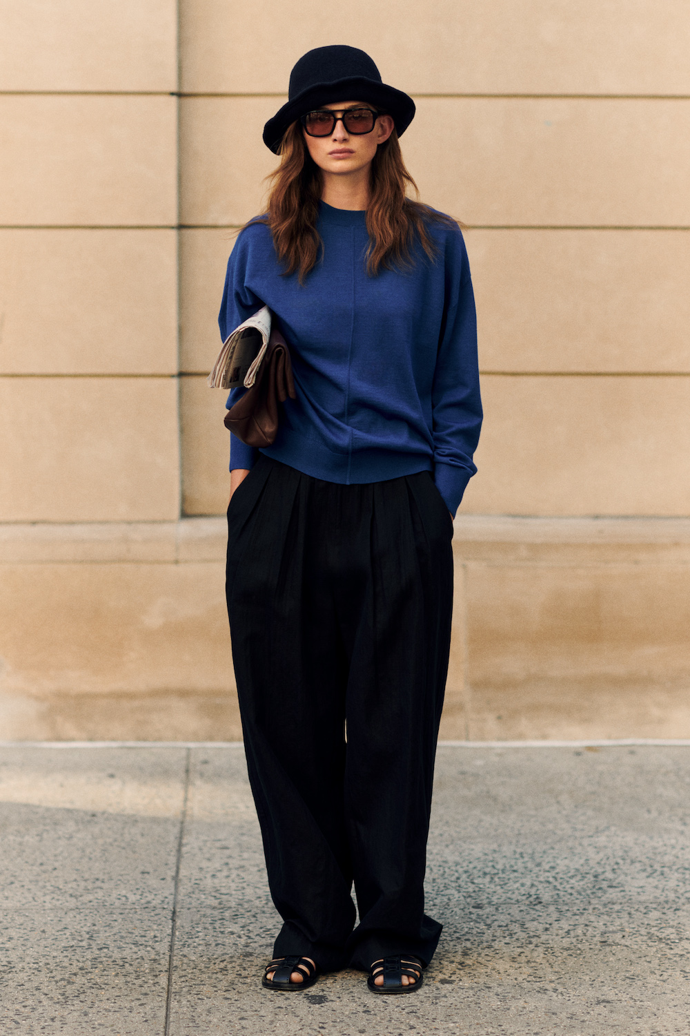 Lindsey wears the Superfine Merino Chill Crew and Manu Drawstring Pant